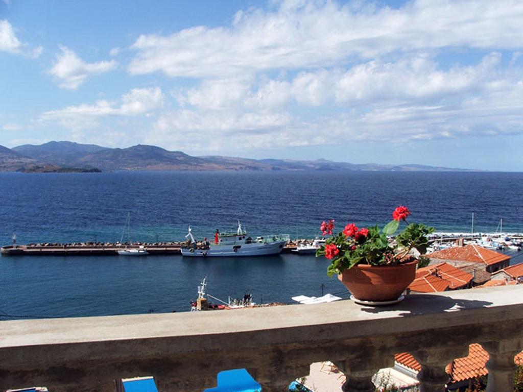 V. Molova, Molyvos, Lesvos Villa Mythimna Exterior photo
